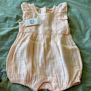 One piece baby girl jumper